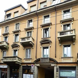 ** Konukevi Sant'agostino İtalya